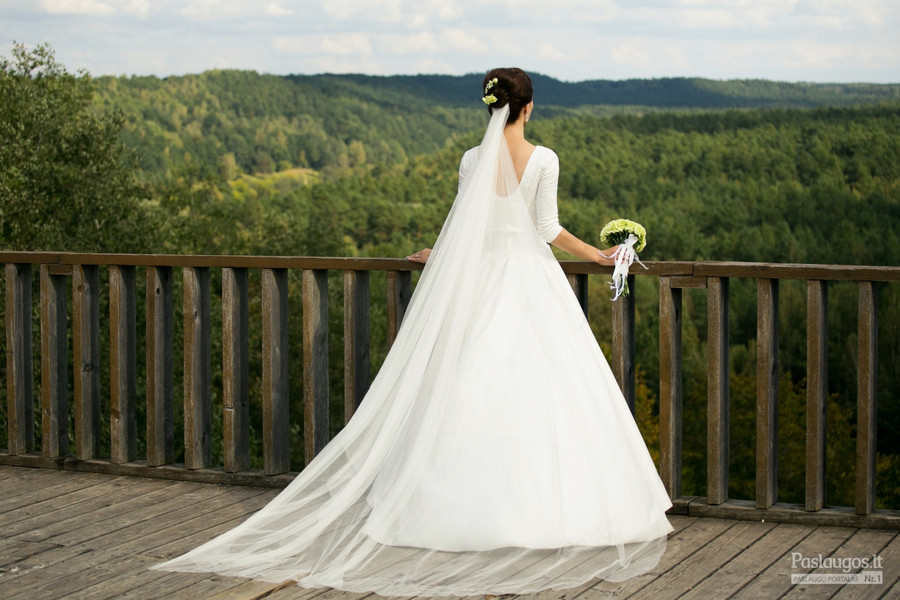 Nijolės Žvirblienės kurta vestuvinė suknelė