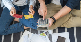 Kelias į finansinę laisvę: kaip valdyti asmeninius finansus?