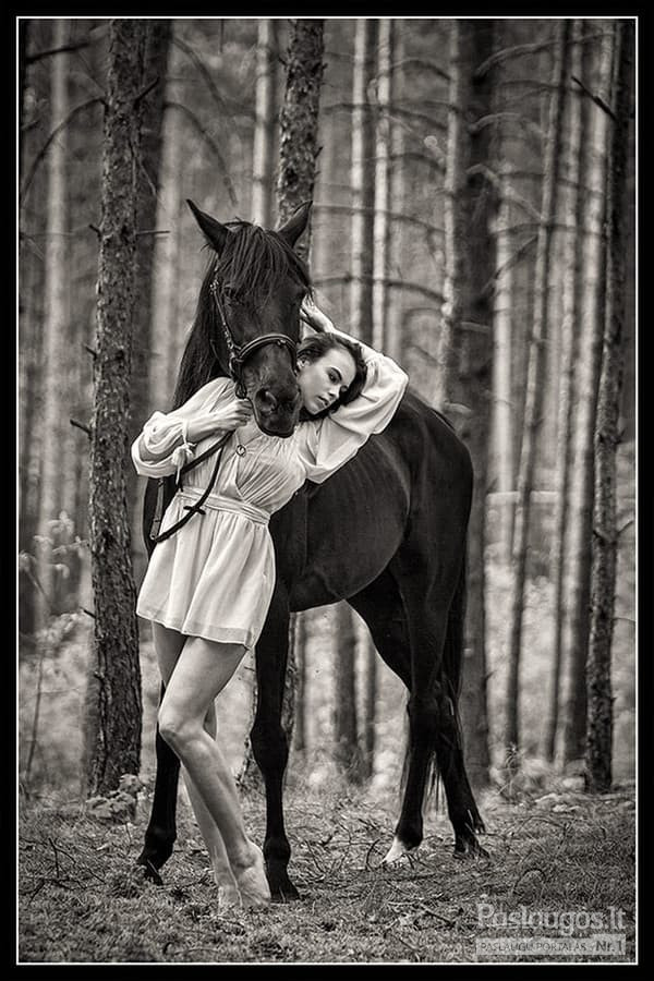 Fotosesija su žirgu
Kviečiu Jus ir Jūsų artimuosius į įspūdžių kupiną fotosesiją su gracingais ir mielas emocijas keliančiais žirgais už itin patrauklią kainą!