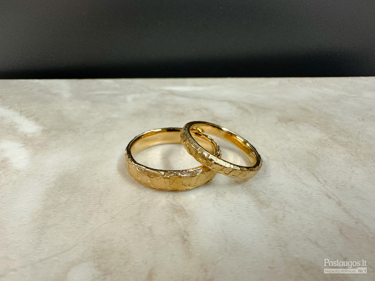 Geltono aukso vestuviniai žiedai