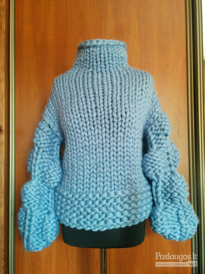 Rankų darbo merino vilnos megztinis, mezgamas pagal užsakymą. Galimos Įvairios spalvos. Universalus dydis.