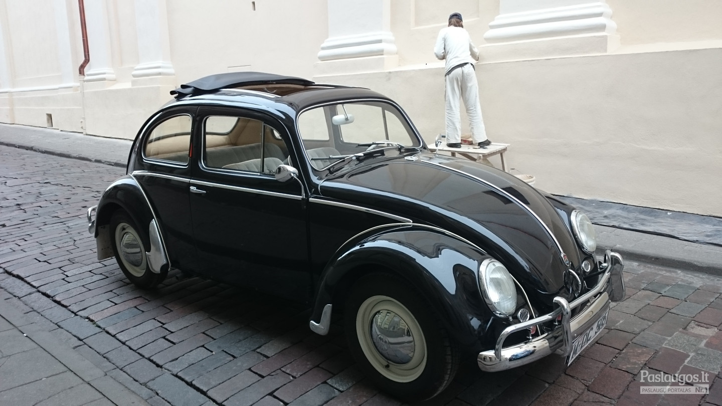 VW vabaliukas su atidaromu stogu. 1959m. juoda spalva, interjeras šviesiai gelsvas ir pilkas. Nerealiai švelniai važiuoja.