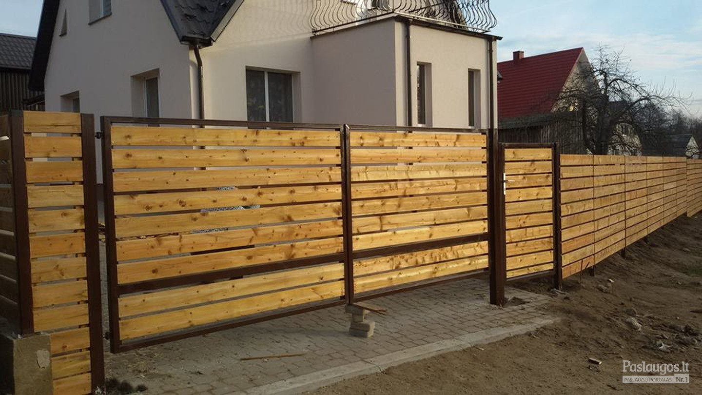 Siūlome medines tvoras ir vartus su pilnu jų įrengimu. Tvoros  mediena yra impregnuota giluminiu būdu, suteikiame garantija net iki 30 metų.