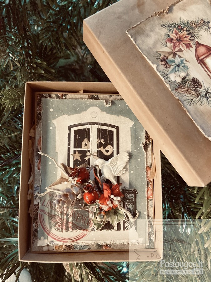 Pavyzdys. Kalėdinis Sveikinimo atvirukas su dėžute