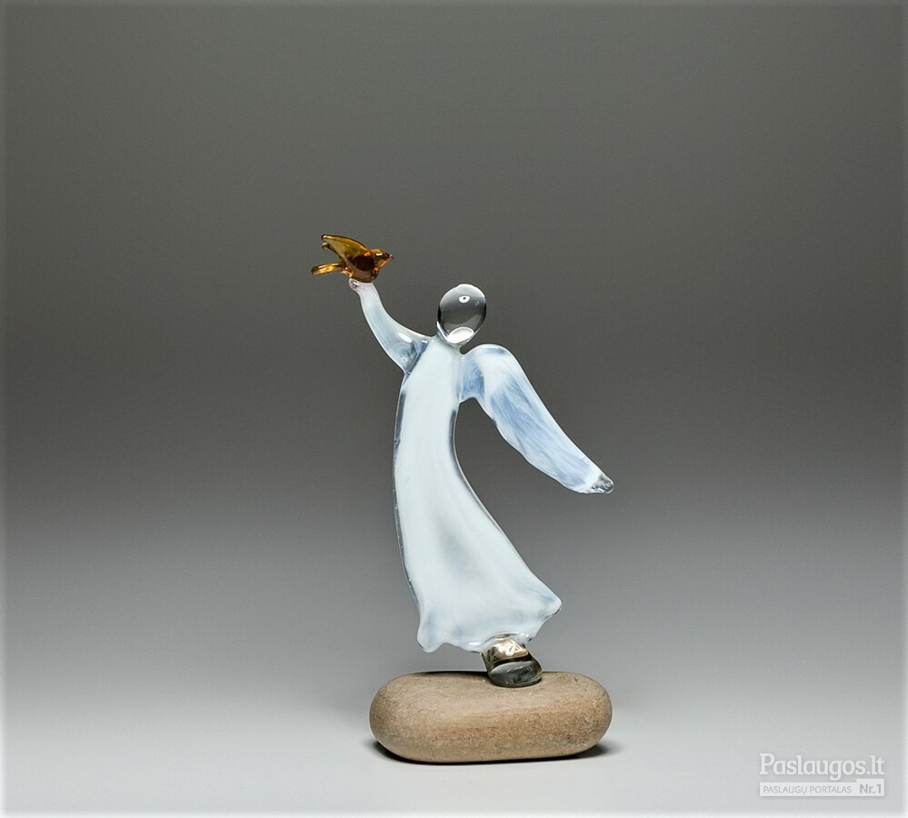 Balto pieninio stiklo angelas su paukščiu
Dydis 15cm
Dydis 10cm