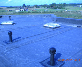 Įvairių stogo elementų aptaisymas Firestone EPDM aksesuarais.
