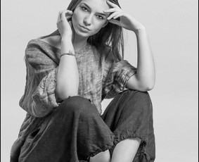 Asmeninės fotosesijos, fotostudijoje ir viešoje erdvėje.
Foto-studijos nuoma- tik 15,€/ 1 val.
Foto-studijos adresas: Šaltinių g-vė 11-18 , Vilnius