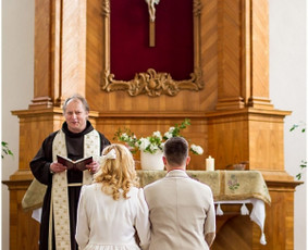 Priimu rezervacijas 2017-tų metų VESTUVIŲ SEZONAMS.
Sezonas naujas, o kainos dar senos! 
Didelės nuolaidos darbo dienoms ir žiemos sezono vestuvių šventėms.
Fotostudija Vilniuje  (Aguonų ...
