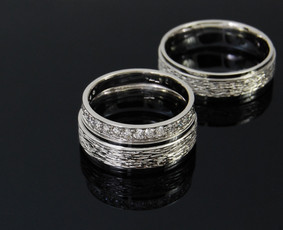 Au585, briliantai 0,37ct. Trys žiedai.