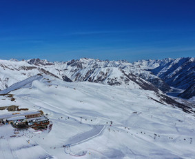Vestuvės/ Asmeninės fotosesijos/ Krikštynos/ Naujagimiai - Filmavimas, fotografavimas dronu - 4 Filmavimas, fotografavimas dronu - Vestuvės/ Asmeninės fotosesijos/ Krikštynos/ Naujagimiai - 4