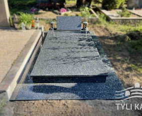 Paminklų gamyba - Granito plokštės kapams, dengimas - 1 Granito plokštės kapams, dengimas - Paminklų gamyba - 1