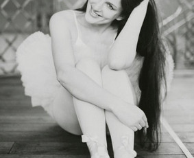 Balerinos ir muzikanto meilės istorija. Priešvestuvinė fotosesija ♡
Idėjos autorė - Kristina Vanagienė. Foto ir video autorė - Kristina Sereikaitė ("Kristina Sereikaite Photography").