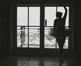 Balerinos ir muzikanto meilės istorija. Priešvestuvinė fotosesija ♡
Idėjos autorė - Kristina Vanagienė. Foto ir video autorė - Kristina Sereikaitė ("Kristina Sereikaite Photography").
