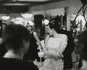 Valentino diena. Žiemos vestuvės ♡
Idėjos autorė, planuotoja, dekoratorė ir nuotaka - Kristina Vanagienė. Foto ir video autorė - Kristina Sereikaitė ("Kristina Sereikaitė Photography",
E+K wed