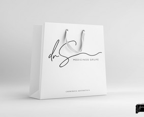 Logotipo sukūrimas.
https://www.behance.net/gallery/184076307/Logotype-for-the-cosmetic-surgery-clinic
