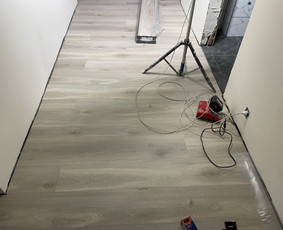 Apdailos Komanda - Laminato klojimas - 3 Laminato klojimas - Apdailos Komanda - 3