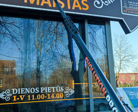 Langų valymo paslaugos.