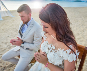 Nuotraukos autorė - Vera Gorbačiova("VG Wedding & Glamour photogr"),
Planuotoja, dekoratorė, režisierė, medaus mėn. gidė - K. Vanagienė ("Vestuvių Fėja"),
Šventės vieta - Tailandas
Rit...