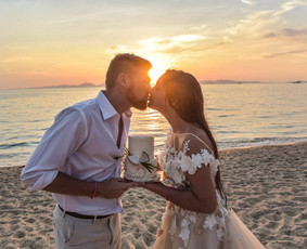 Nuotraukos autorė - Vera Gorbačiova("VG Wedding & Glamour photogr"),
Planuotoja, dekoratorė, režisierė, medaus mėn. gidė - K. Vanagienė ("Vestuvių Fėja"),
Šventės vieta - Tailandas
Rit...