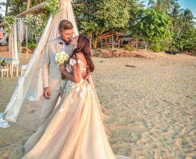 Nuotraukos autorė - Vera Gorbačiova("VG Wedding & Glamour photogr"),
Planuotoja, dekoratorė, režisierė, medaus mėn. gidė - K. Vanagienė ("Vestuvių Fėja"),
Šventės vieta - Tailandas
Rit...