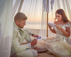 Nuotraukos autorė - Vera Gorbačiova("VG Wedding & Glamour photogr"),
Planuotoja, dekoratorė, režisierė, medaus mėn. gidė - K. Vanagienė ("Vestuvių Fėja"),
Šventės vieta - Tailandas
Rit...