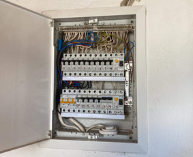 dalinis elektros instaliacijos keitimas iš senos ir perdarimas su vienspqlviais laidais
