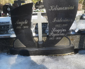 Raidžių kalimas ant paminklo kapinėse / Raidžių kalimas ant paminklo / Darbų pavyzdys ID 2156461