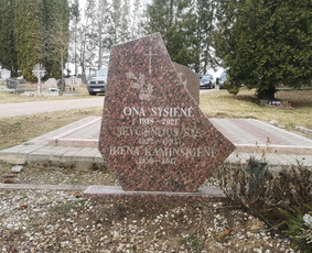 Raidžių kalimas ant paminklo kapinėse / Raidžių kalimas ant paminklo / Darbų pavyzdys ID 2156465