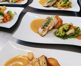 Kar&scaron;tųjų patiekalų gaminimas - Maistas &Scaron;ventėms ir patalpos &Scaron;ventėms, svečių pasitikimas - 1