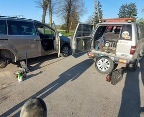 Sunkvežimių ir lengvųjų automobilių pagalba kelyje 24/7 - Automobilio rato keitimas - 1 Automobilio rato keitimas - Sunkvežimių ir lengvųjų automobilių pagalba kelyje 24/7 - 1