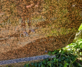 Raidžių kalimas ant paminklo kapinėse / Raidžių kalimas ant paminklo / Darbų pavyzdys ID 2210680