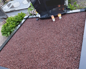 Kapų tvarkymas, priežiūra - Kapavietės užpylimas skaldele - 3 Kapavietės užpylimas skaldele - Kapų tvarkymas, priežiūra - 3
