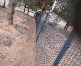Montuojam segmentines ir metaliniu tvoralenčių tvoras / Arvydas / Darbų pavyzdys ID 2234018