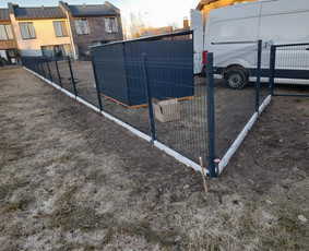 Montuojam segmentines ir metaliniu tvoralenčių tvoras / Arvydas / Darbų pavyzdys ID 2234032