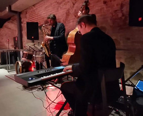 Džiazo pianistas ir grupė / Linas Karaliūnas / Darbų pavyzdys ID 2239690