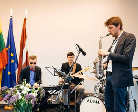 Džiazo pianistas ir grupė / Linas Karaliūnas / Darbų pavyzdys ID 2239704