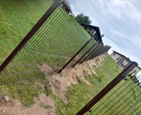 Montuojam segmentines ir metaliniu tvoralenčių tvoras / Arvydas / Darbų pavyzdys ID 2243984