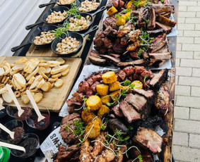 Bbq šefai Jūsų šventėje - Banketų ir furšetų ruošimas - 2 Banketų ir furšetų ruošimas - Bbq šefai Jūsų šventėje - 2