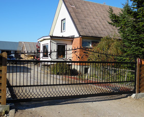 Vartai Tvoros Turėklai Stogeliai ir kiti gaminiai - Stumdomų vartų gamyba - 2 Stumdomų vartų gamyba - Vartai Tvoros Turėklai Stogeliai ir kiti gaminiai - 2