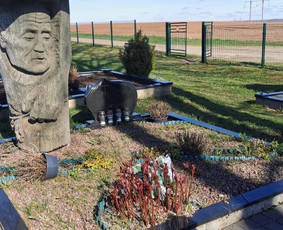 Kapų tvarkymas ir priežiūra - Kapavietės užpylimas skaldele - 1 Kapavietės užpylimas skaldele - Kapų tvarkymas ir priežiūra - 1