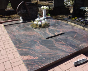Paminklai, antkapiai, granito plokštės kapo dengimui . / Anicetas Senulis / Darbų pavyzdys ID 391907