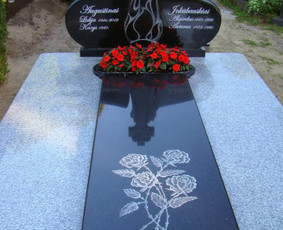 Paminklai, antkapiai, granito plokštės kapo dengimui . / Anicetas Senulis / Darbų pavyzdys ID 391911