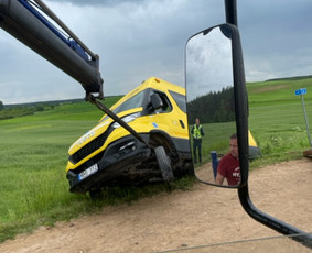 Techninė pagalba kelyje, Tralo paslaugos Alytuje, Visą Parą! - Pagalba užklimpus automobiliui - 4 Pagalba užklimpus automobiliui - Techninė pagalba kelyje, Tralo paslaugos Alytuje, Visą Parą! - 4