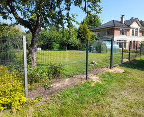 Montuojam segmentines ir metaliniu tvoralenčių tvoras / Arvydas / Darbų pavyzdys ID 2307554