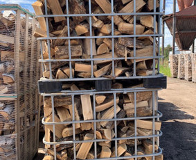 Malkos: gamyba, pristatymas - Malkos mai&scaron;eliuose (sausos), po 6 erdm savivarčiu (sausos) - 4