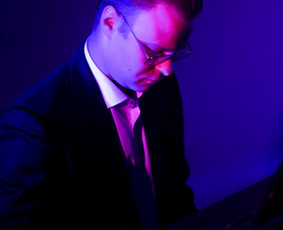 Džiazo pianistas ir grupė / Linas Karaliūnas / Darbų pavyzdys ID 2312376