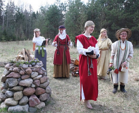 Renginių ir lietuviškų apeigų vedėja, atlikėja - Viešųjų renginių vedimas - 2 Viešųjų renginių vedimas - Renginių ir lietuviškų apeigų vedėja, atlikėja - 2