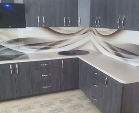 Stiklo konstrukcijos, montavimas - Stiklo sienelė virtuvėje su foto vaizdu arba vienspalviai - 3