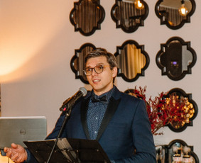 Renginių vedėjas-atlikėjas - Dainininkai, muzikos grupės - 2 Dainininkai, muzikos grupės - Renginių vedėjas-atlikėjas - 2
