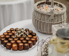 Įvairios paslaugos vestuvėms - "Saldus Taip" &scaron;ampano-vai&scaron;ių staliukai - 3